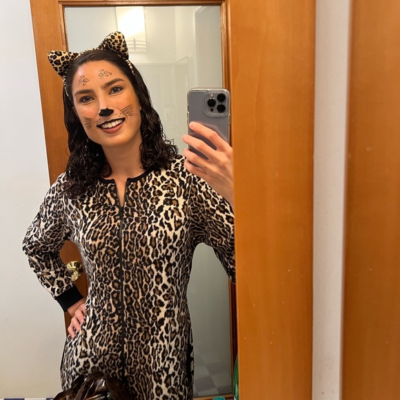 Leopard Onesie With Tail, Ears and Collar - Picture 4 of 5